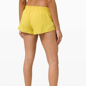 LULULEMON HOTTY HOT SHORT SOLEIL SIZE 8 2.5 INCH